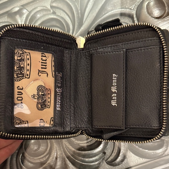 Vintage Juicy Couture Black 100% Cowhide Leather Women's Wallet - Picture 7 of 12